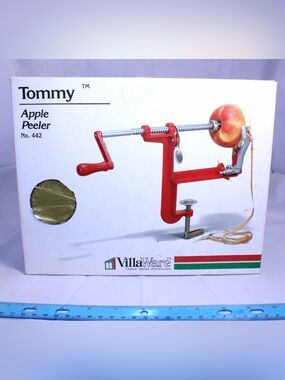 Vintage VillaWare Tommy Apple Peeler (No. 442) - cast iron body